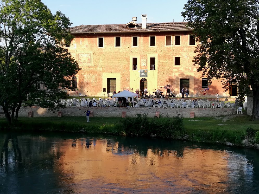 ARIIS (Ud) Musica e poesia, ospite Vittorio Sgarbi 7 agosto 2020
