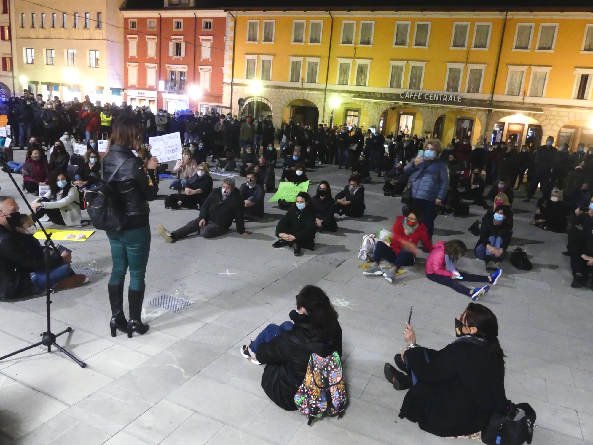 Tempo di COVID – Codroipo (Ud)- Appello dei commercianti al governo: “Ridateci la dignità del lavoro” 28 ottobre 2020