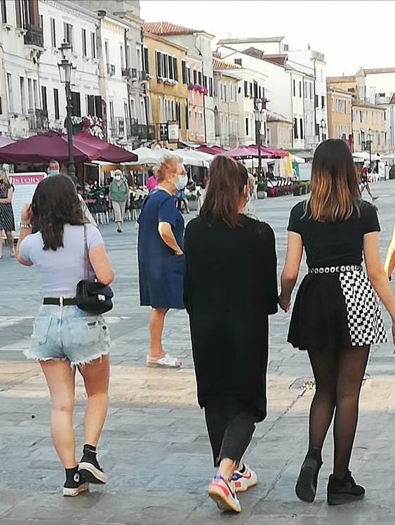 BASTA PARLARE MALE DEI GIOVANI