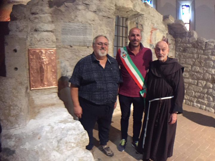 GEMONA F.li (Ud) Emilio Sabatini dona opera in rame al Santuario S. Antonio