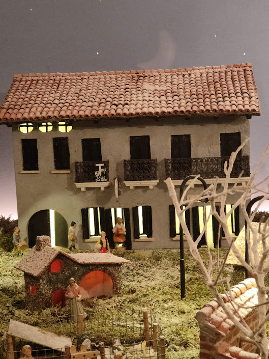 PRESEPIO artistico in chiesa a Zompicchia (Ud) dic 23